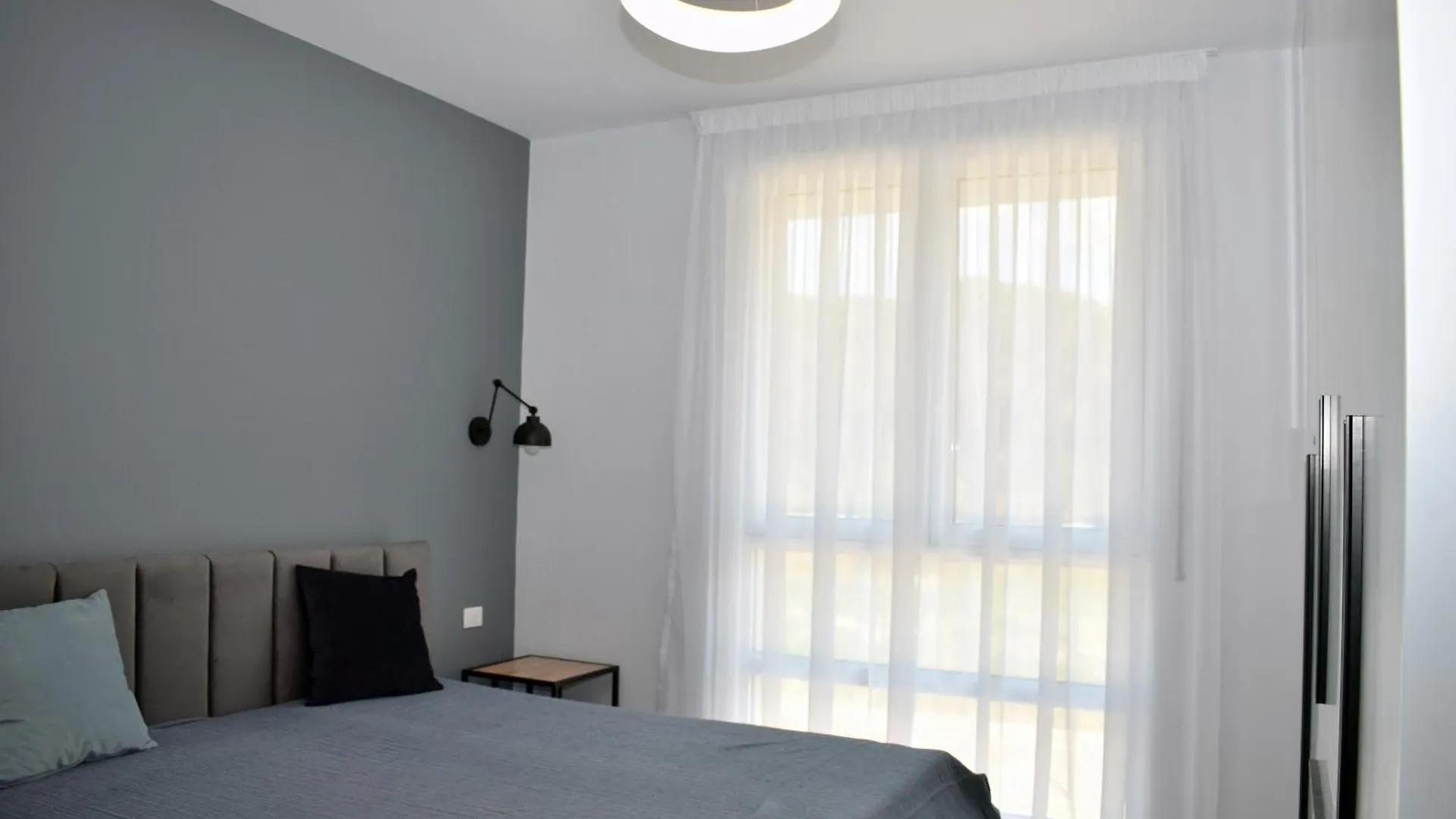 White Moon Apartments Plazhi San Pietro