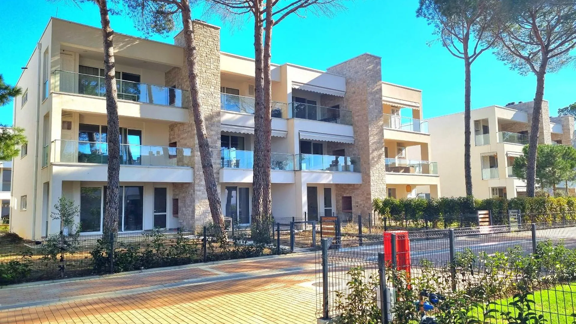 White Moon Apartments Plazhi San Pietro