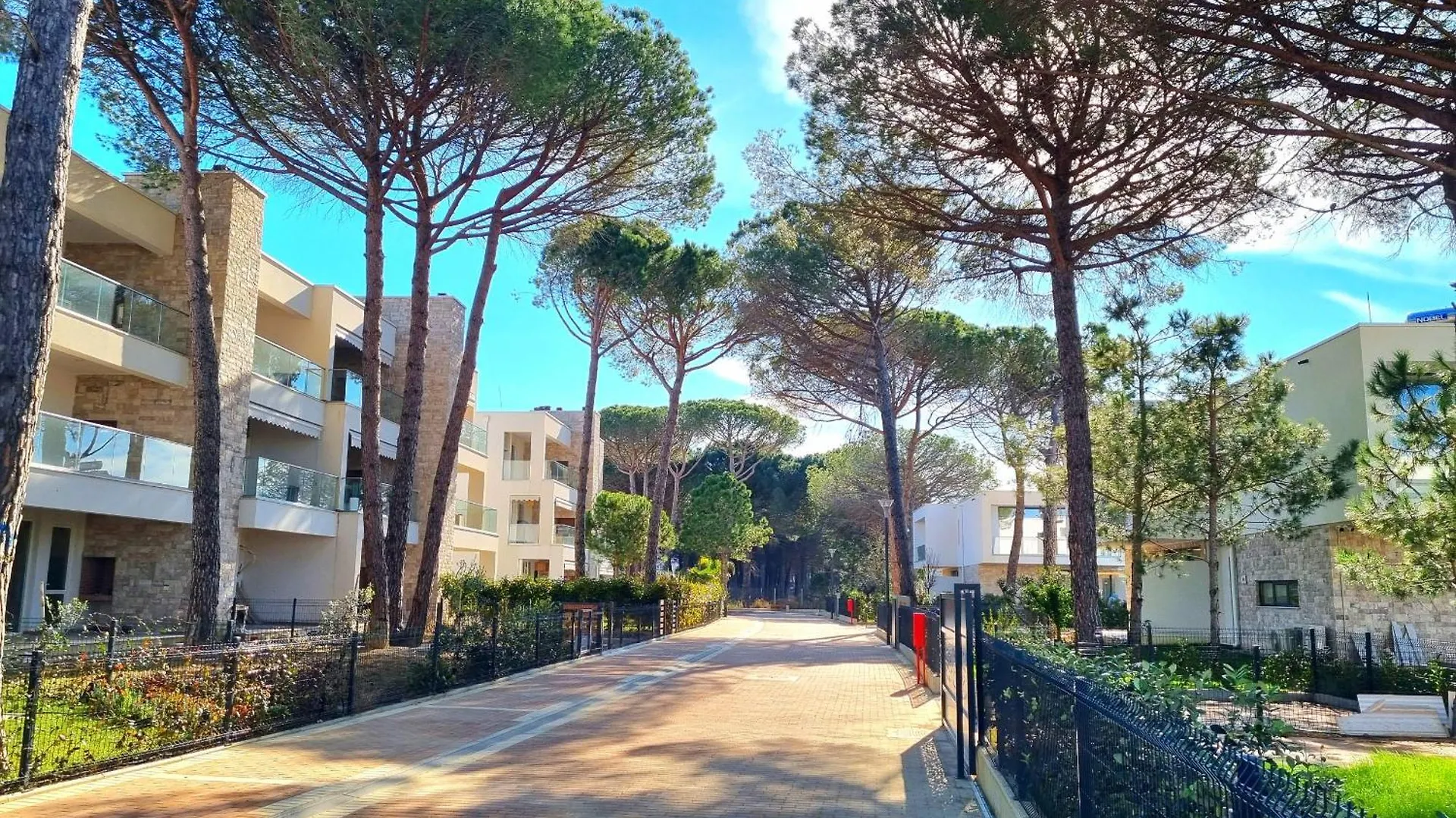 White Moon Apartments Plazhi San Pietro