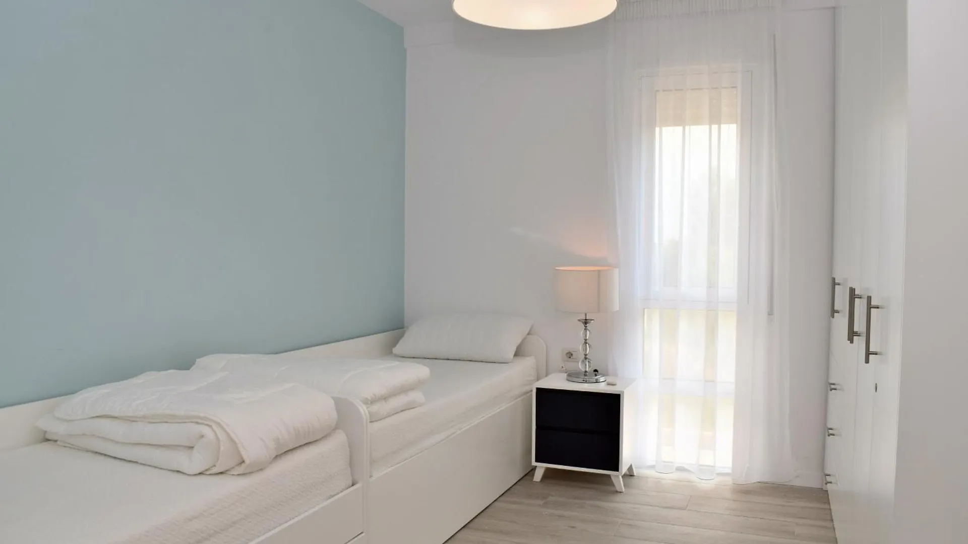 White Moon Apartments Plazhi San Pietro