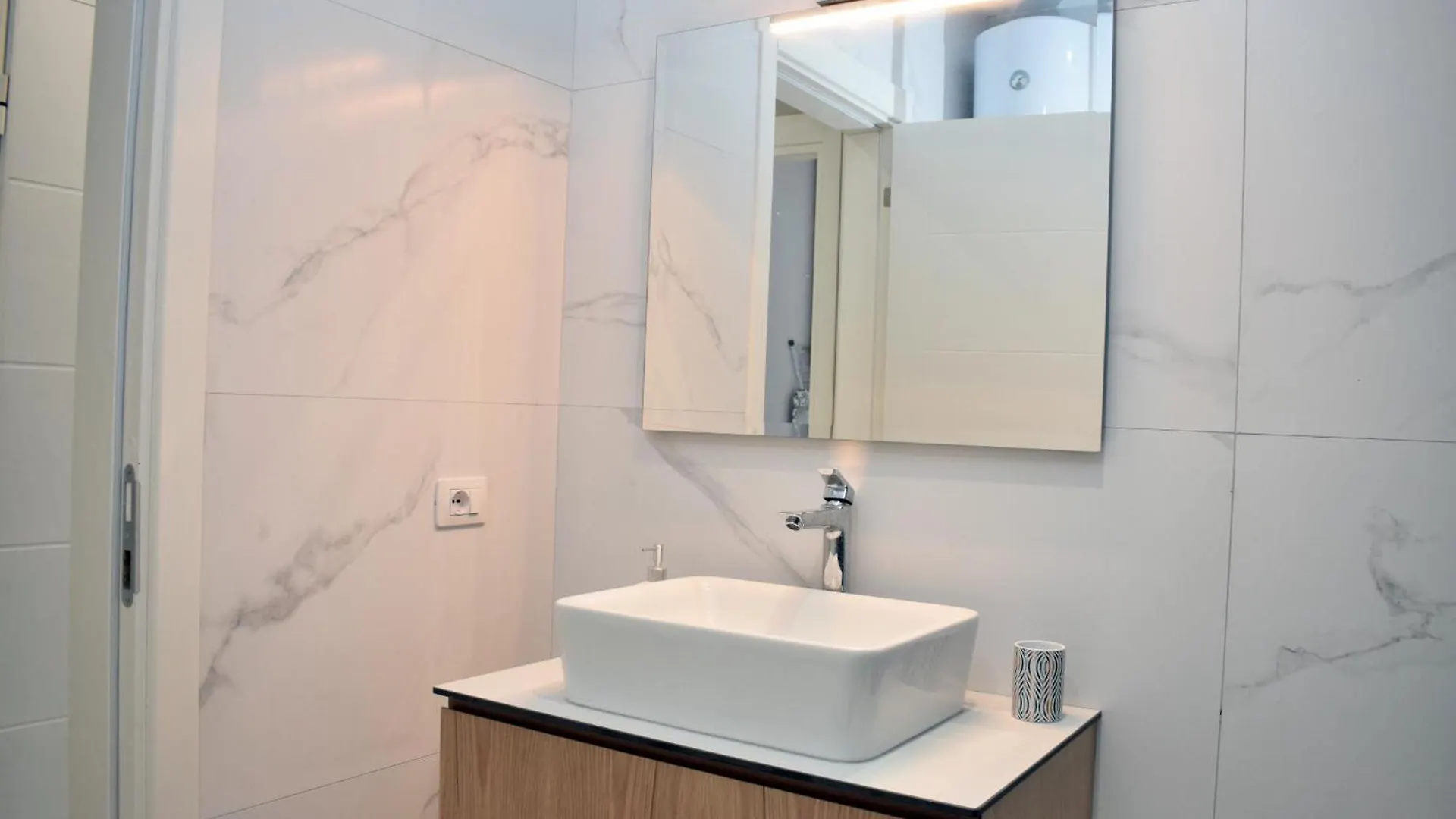 White Moon Apartments Plazhi San Pietro