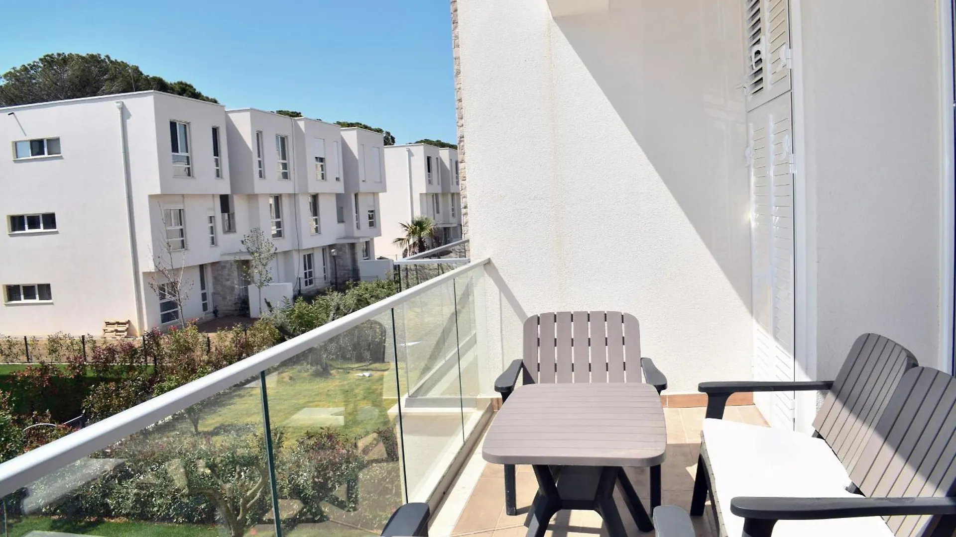 White Moon Apartments Plazhi San Pietro