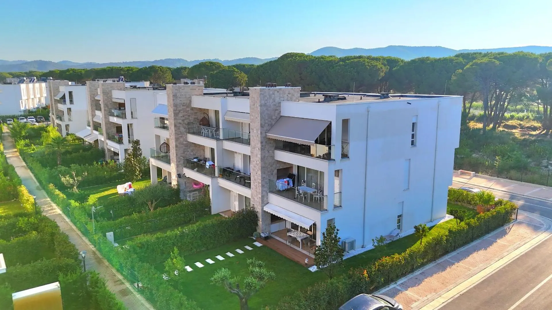 White Moon Apartments Plazhi San Pietro