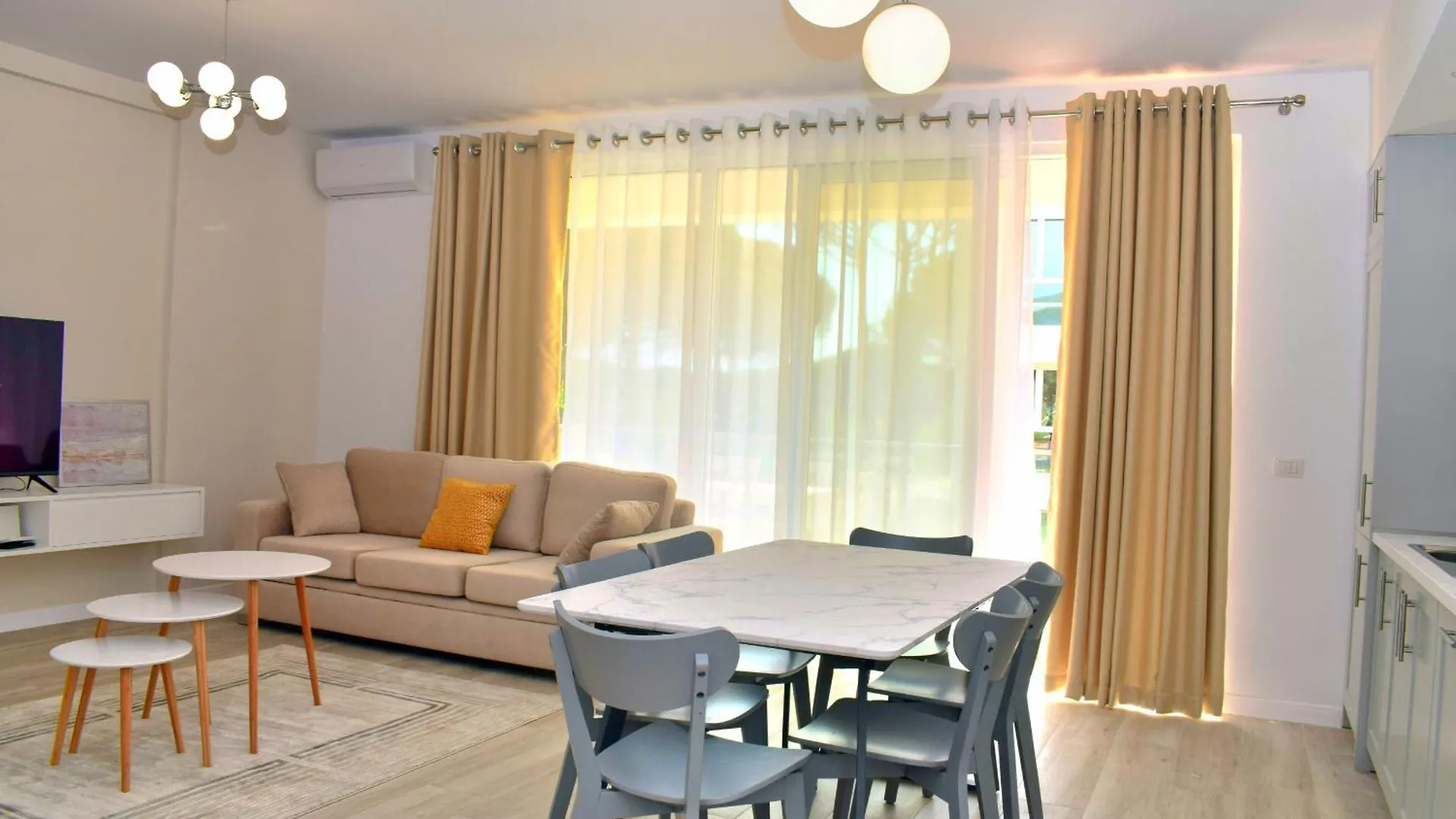 White Moon Apartments Plazhi San Pietro