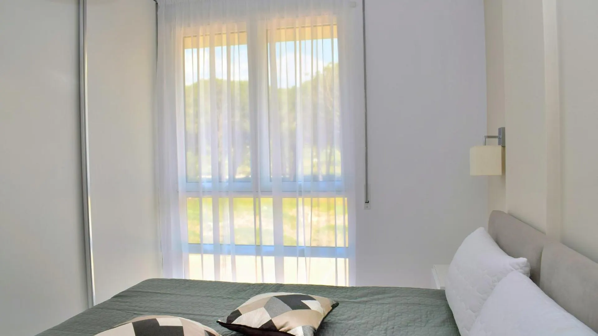 White Moon Apartments Plazhi San Pietro 0*,  Albania