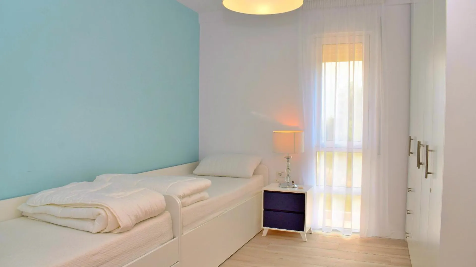 White Moon Apartments Plazhi San Pietro 0*,