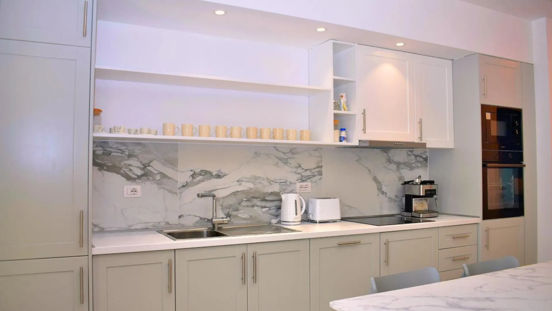 White Moon Apartments Plazhi San Pietro 0*,  Albania
