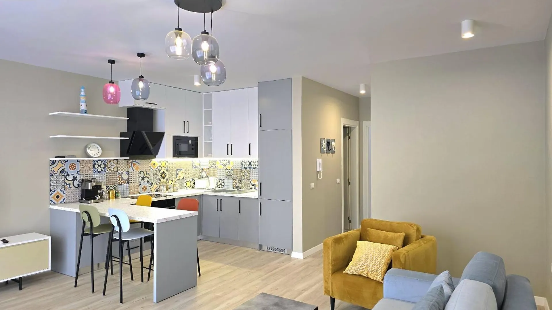 White Moon Apartments Plazhi San Pietro